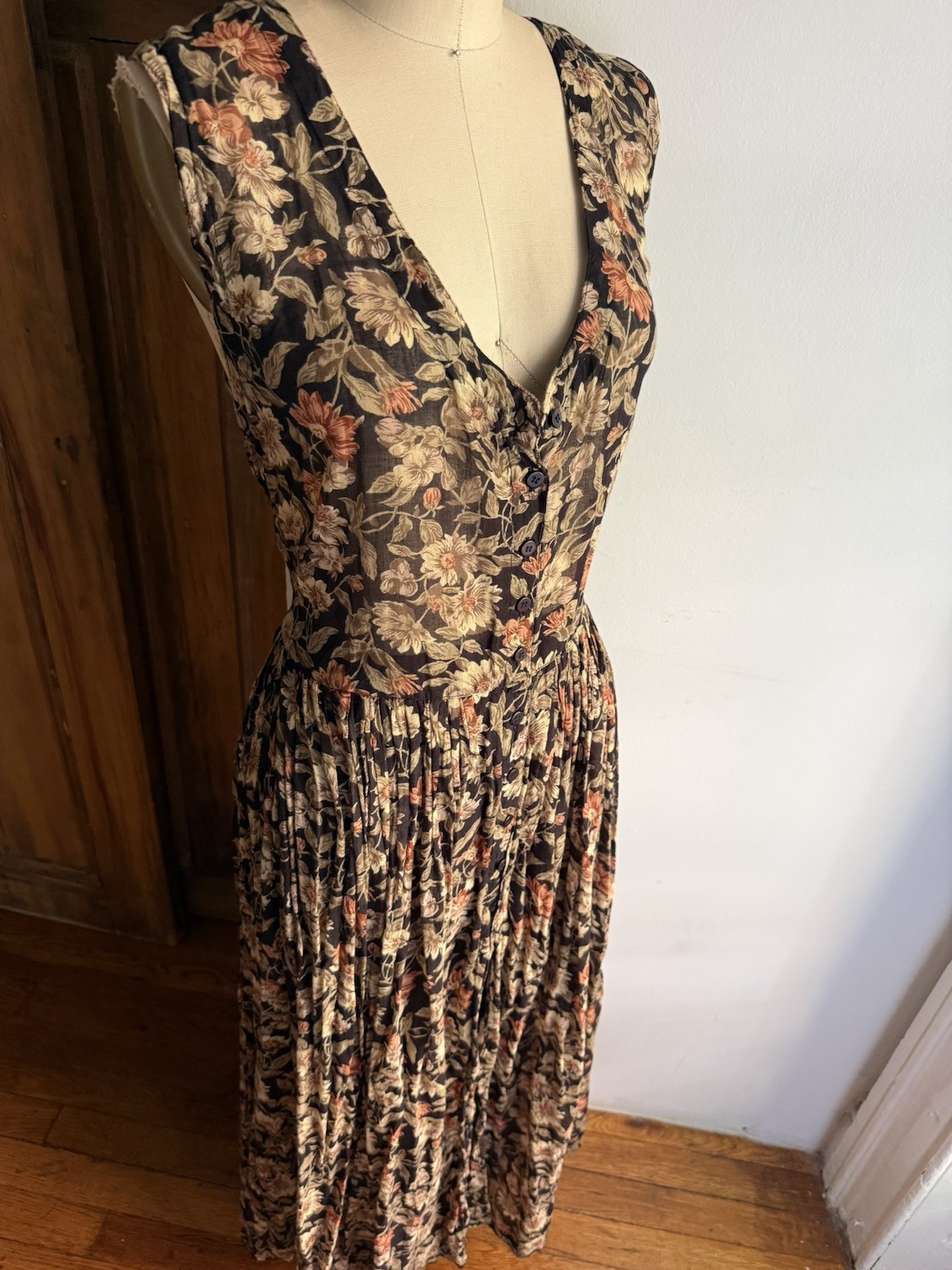 S. Roberts 90s Floral V-Neck Button Front Maxi Dress 100% Cotton Pleated M