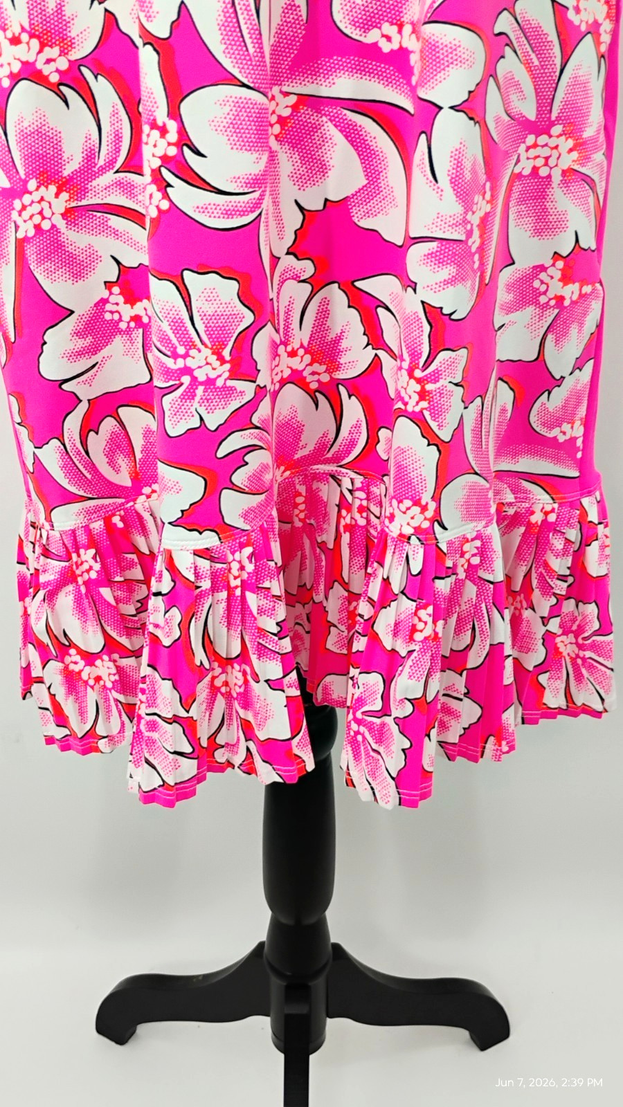 NEW Tail Activewear Nabila Sleeveless Dress UPF 50 Pink Sugar Blossom Floral XL