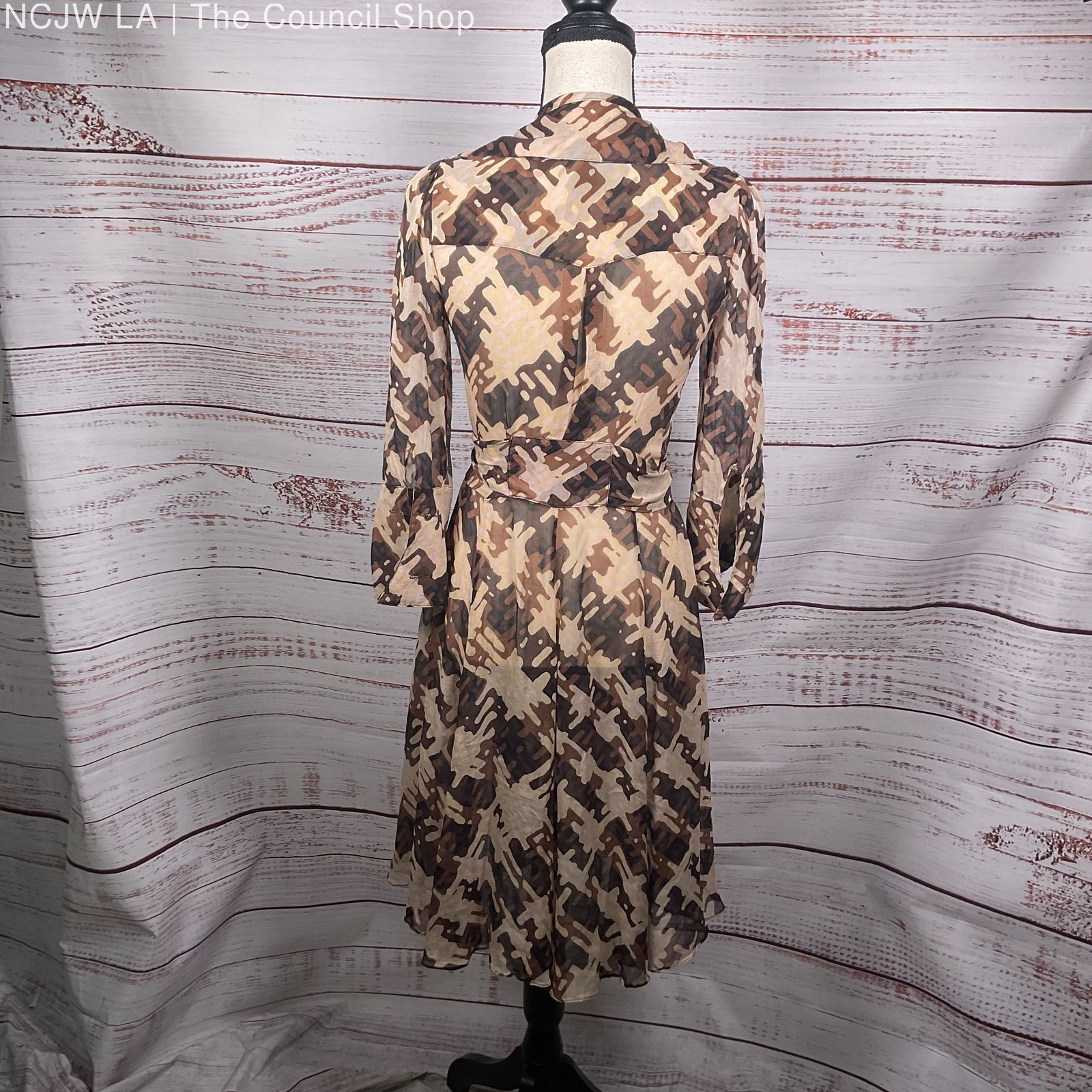 Diane Von Furstenburg Brown Tan Print Silk Front Button Waist Tie Dress Size 6