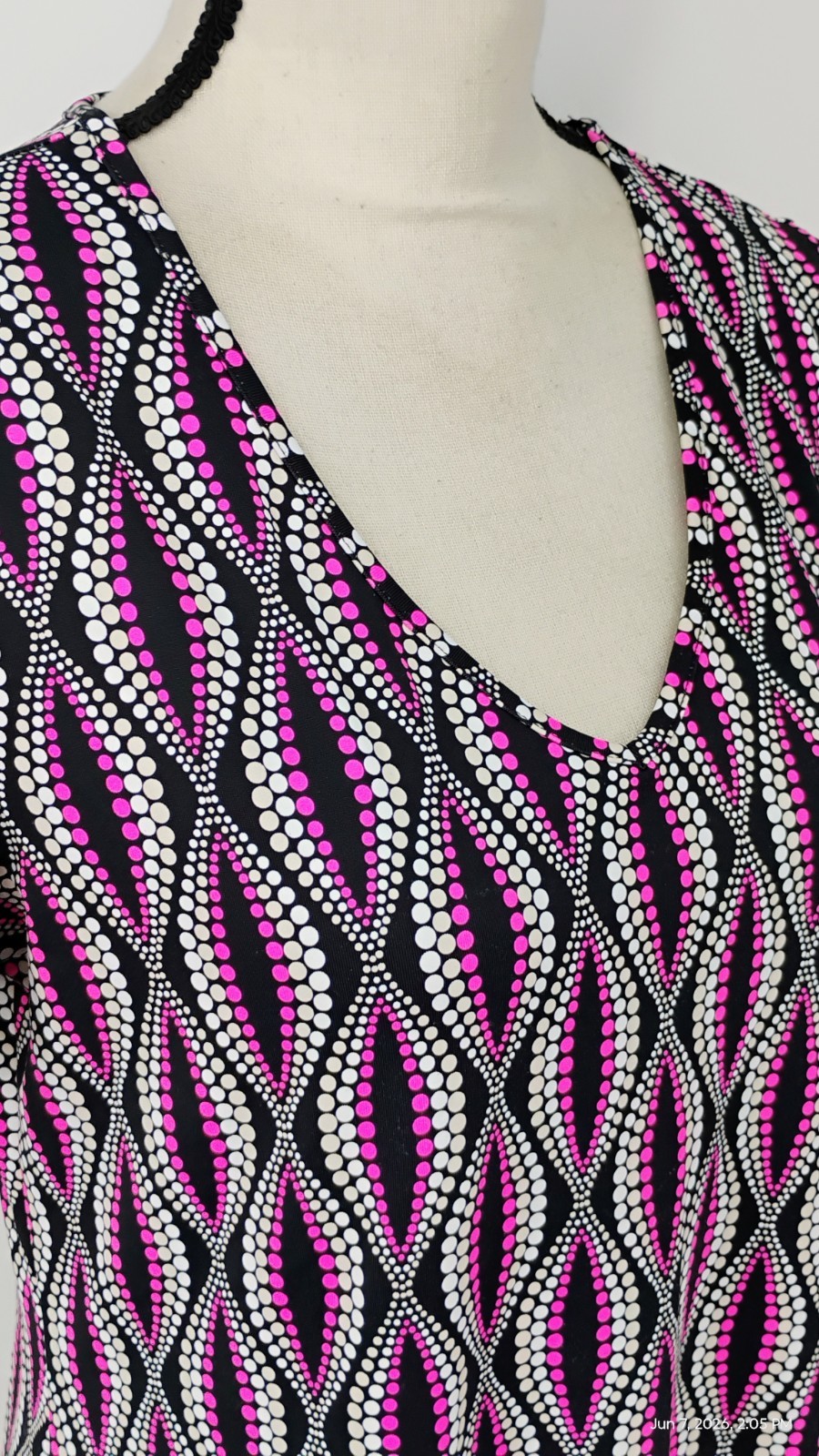NEW Lulu- B Diamond Dot Short Sleeve V-Neck Dress UPF 50+ Stretch Small.