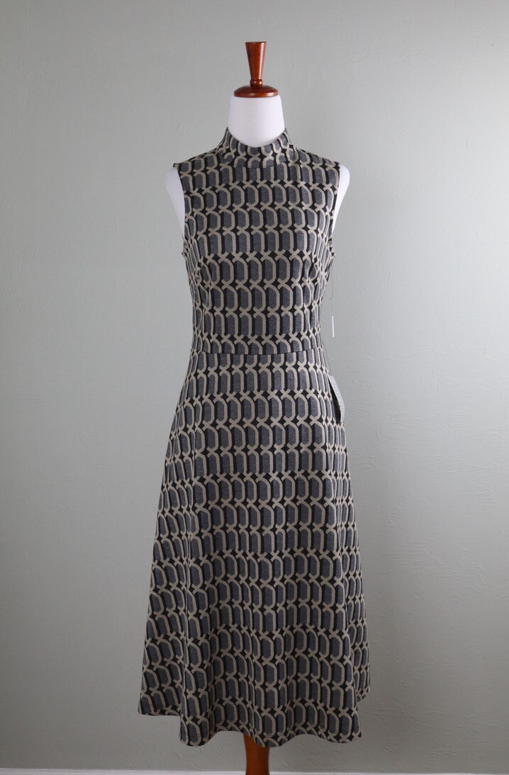 MAGGY LONDON NWT $128 Mock Neck Geo Print Midi Sleeveless Dress Size US 4