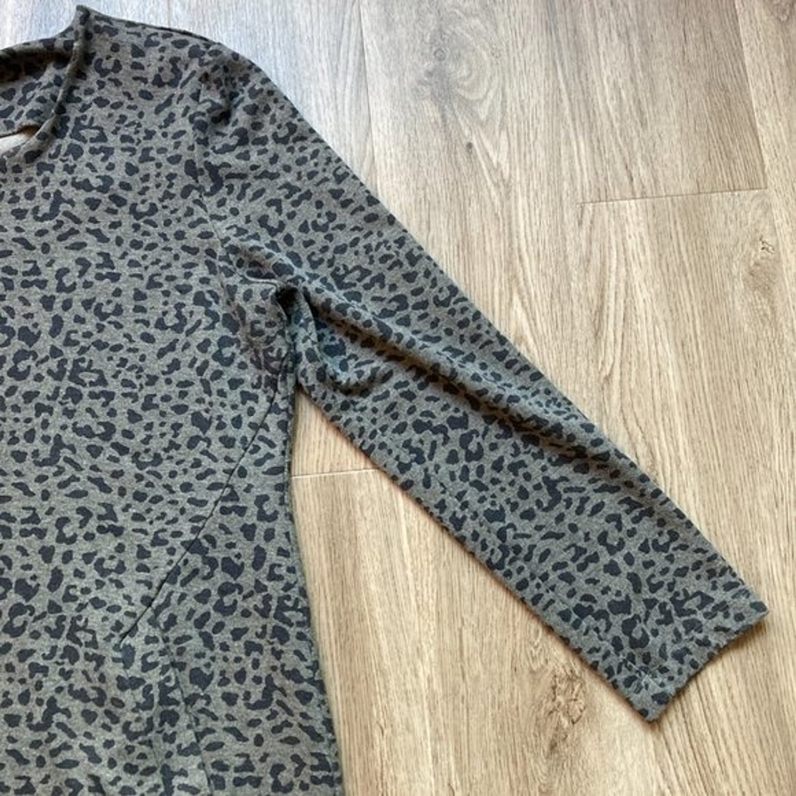 Johnston & Murphy Leopard Print A-Line Dress with Pockets Size M