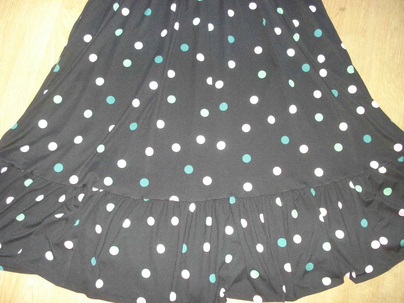 JD WILLIAMS BLACK POLKA DOT POCKETS FLORAL POLY/ELASTANE SHORT SLEEVE UK 16