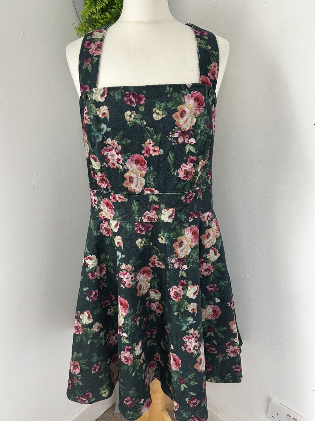 Joe Browns Size 18 Fit And Flare pinafore dress Floral Rockabilly adjustable