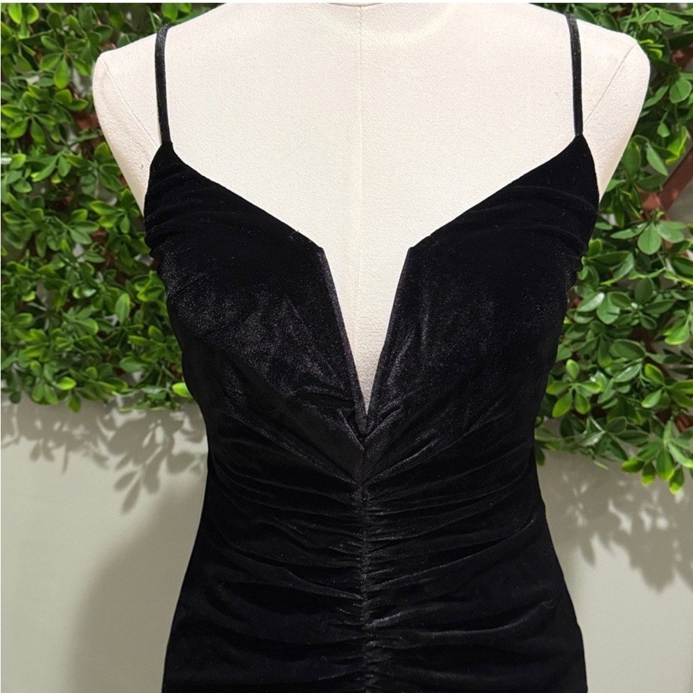 NWT- Stunning Invitation Black Velvet Ruched Sleeveless Dress