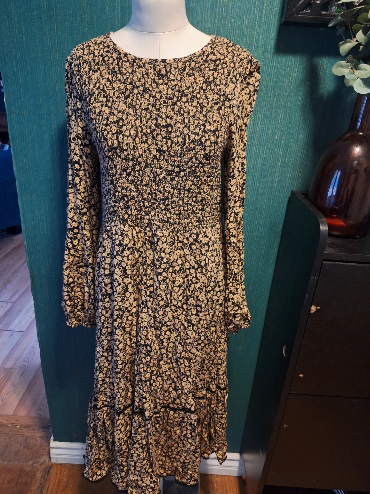 Lost + Wander Floral Midi Dress Black/Beige Ruffle Round Neck Long Sleeve L