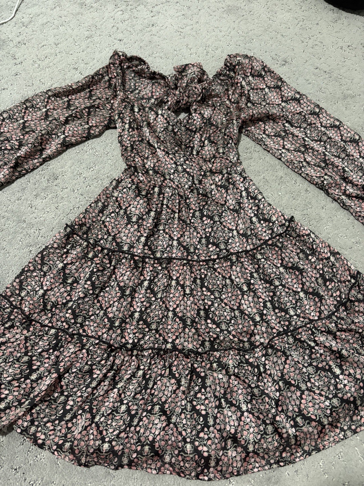 Altar’d State Women’s S Black/Pink Floral Long Sleeve Cut Out Bow Mini Dress