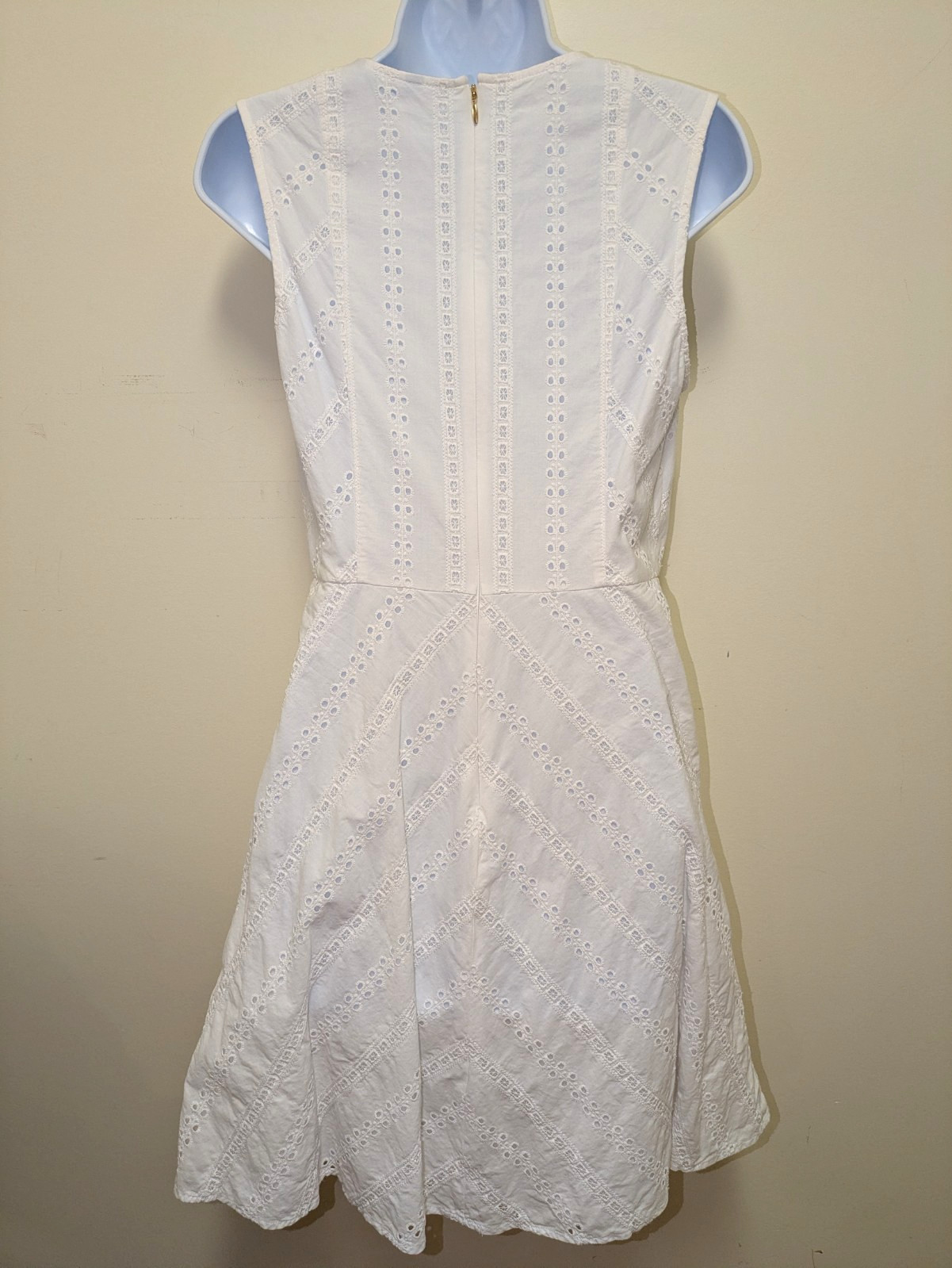 Draper James Eyelet V Net Dress Size 6 Sleeveless Lined Cotton