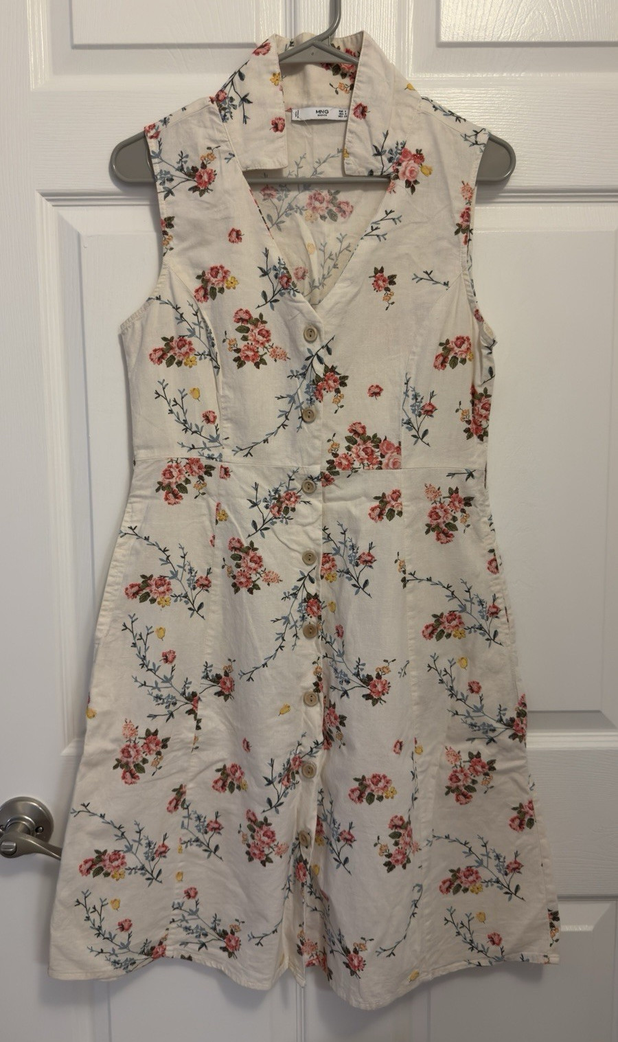 MNG Basics Women’s S Floral Sleeveless V-Neck Button Front Short Dress with Belt