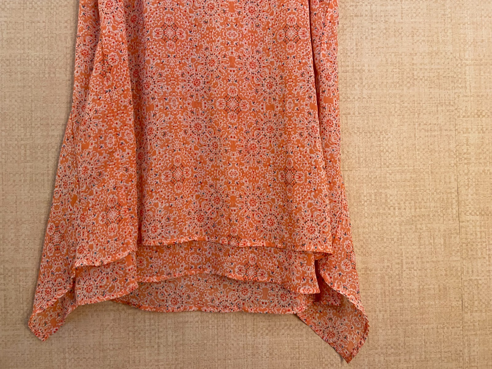 Fever sleeveless A-line shift short dress size M apricot with geometric print