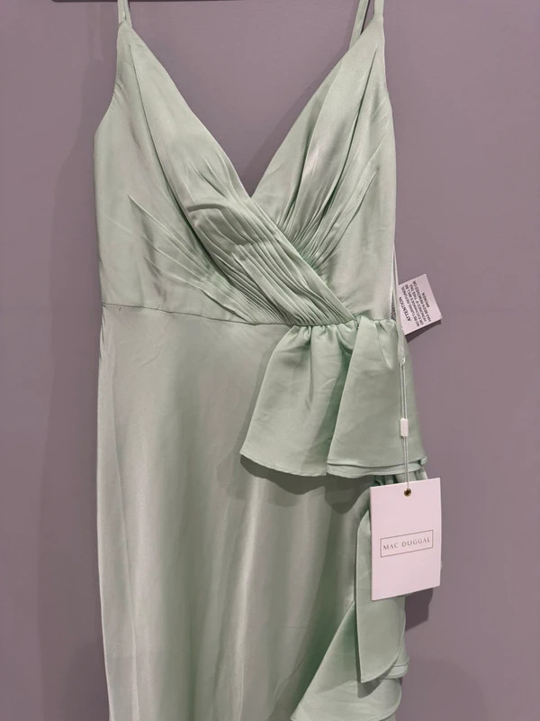 Mac Duggal Green Satin Ruffled Sleevless Prom Maxi Gown Dress Size 2 67815 NEW