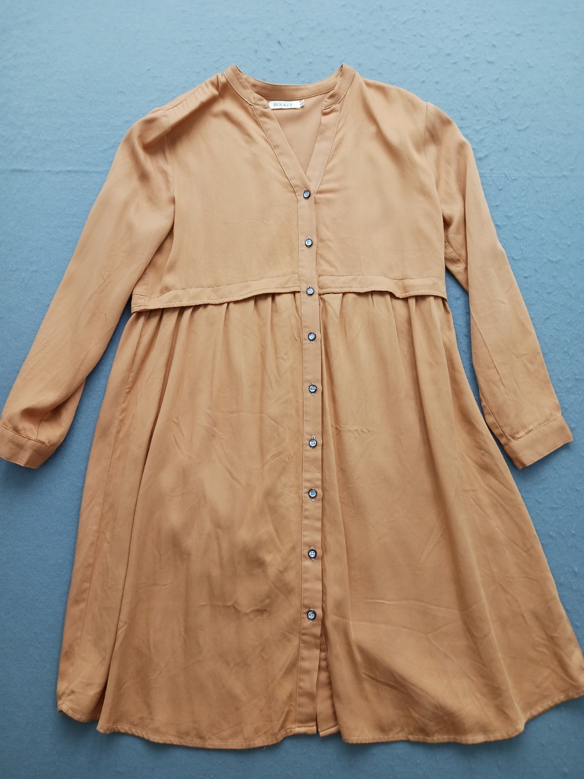 ROOLEE Women S Dress Tan Solid V-Neck Long Sleeve Button Front Empire Waist