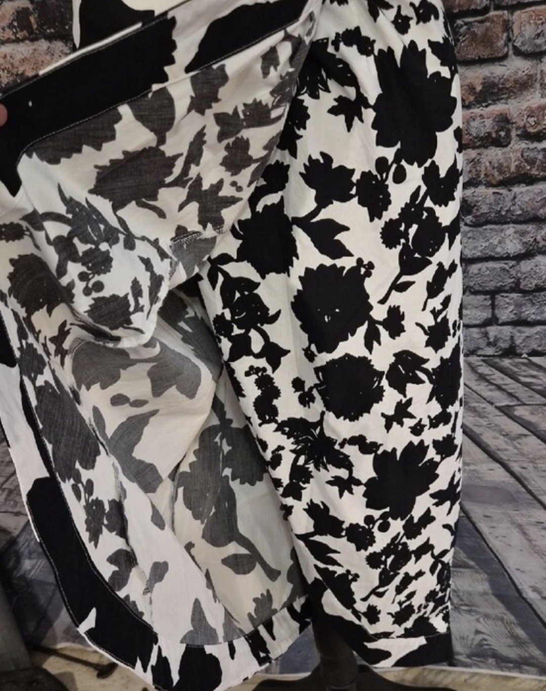 Christopher John Rogers Black/White Floral Square Neck Smocked Puff Midi 6