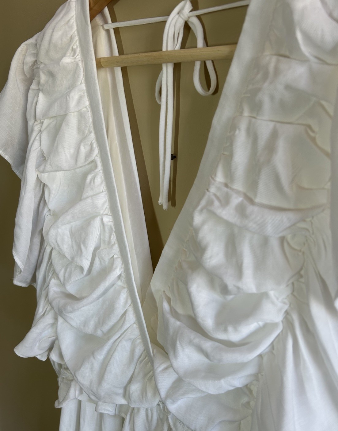 Pookie & Sebastian White Tiered Ruffle Dress Size Medium Crossover Sorority Rush