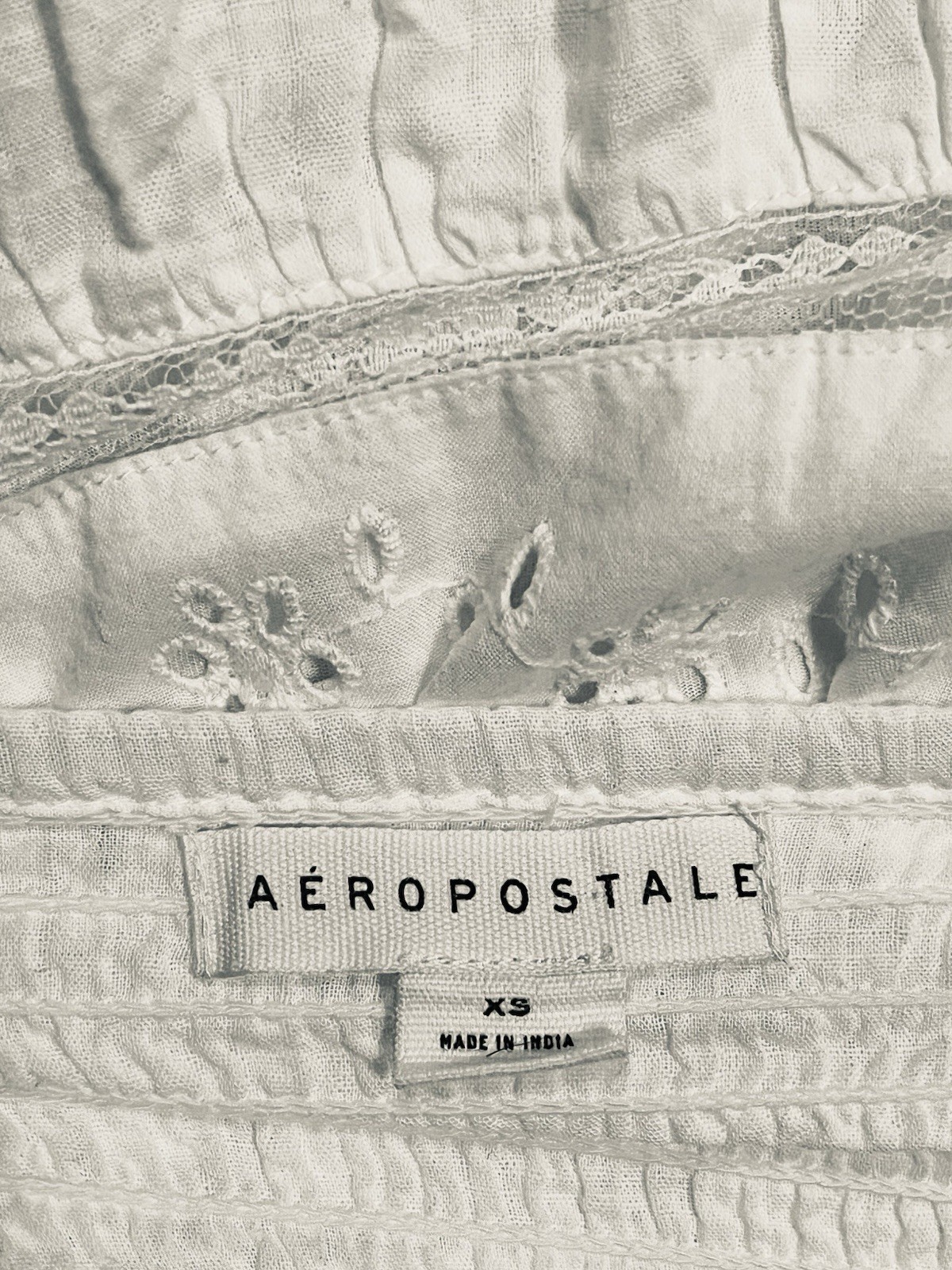 Aéropostale White Eyelet Lace Tiered Mini Sundress Women’s XS Smocked Back