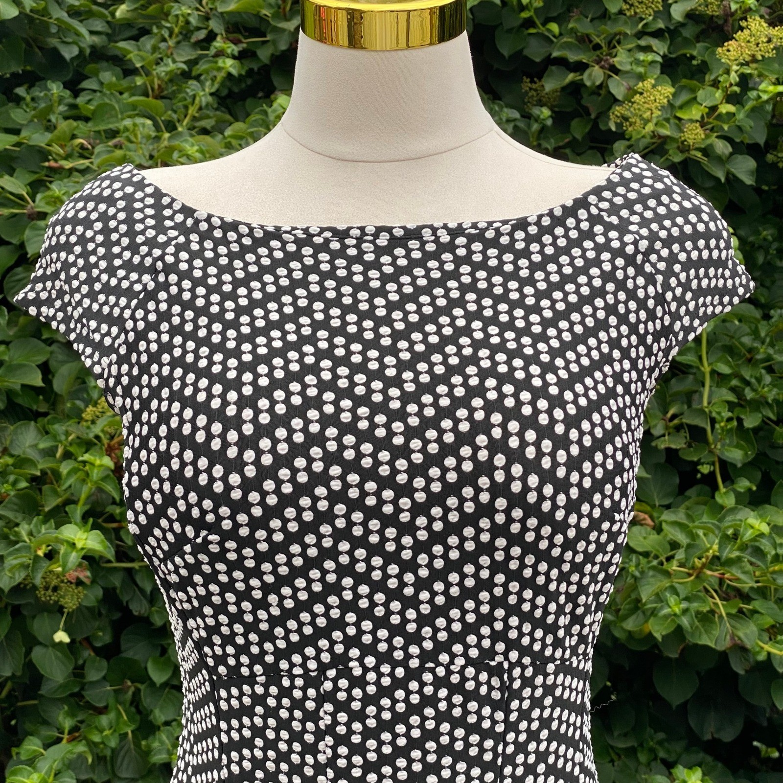 Classy Black & White Polka Dot Boat Neck Tailored Fit Midi Dress Timeless – L