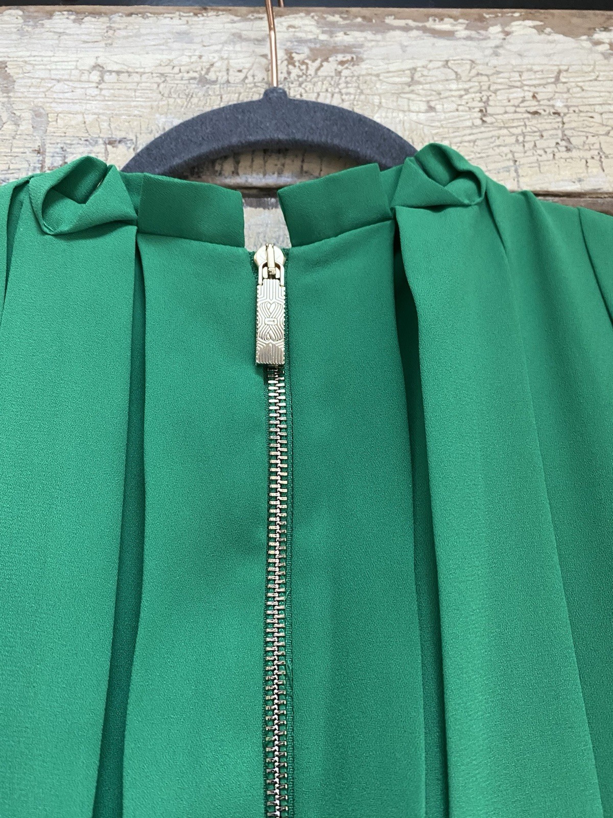 Ted Baker Emerald Green Pleated Maxi Dress W/Cap Sleeve, Size 2