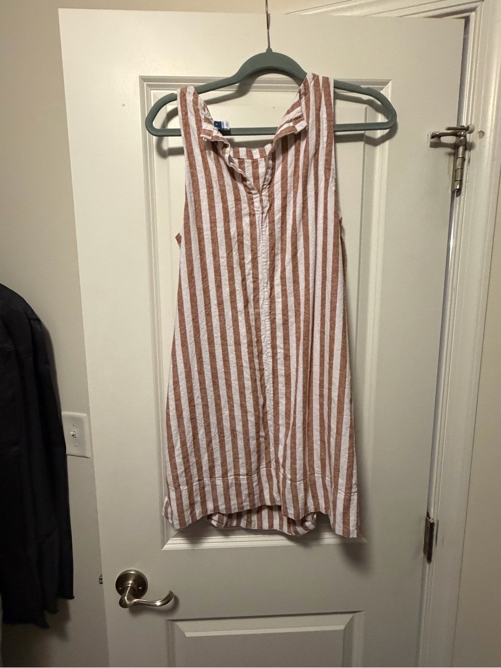 Old Navy White & Rust Striped Sleeveless Tank Top