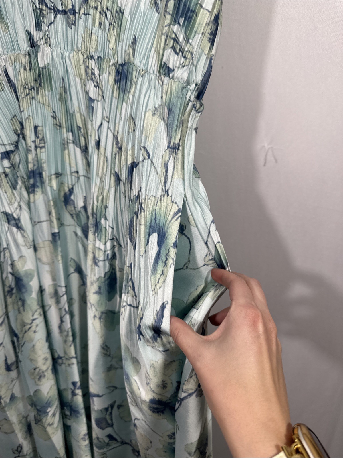 NEW VINCE [ Large ] Flora Crushed Cap Sleeve V-Neck Dress in Blue Floral U1710