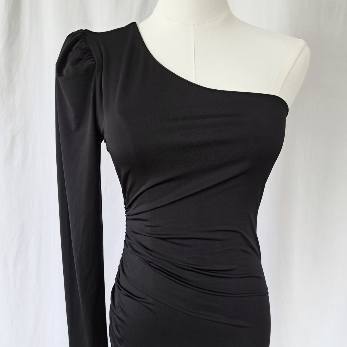 New LOVERS + FRIENDS Kenia One Shoulder Mini Dress Size Small Black Asymmetric