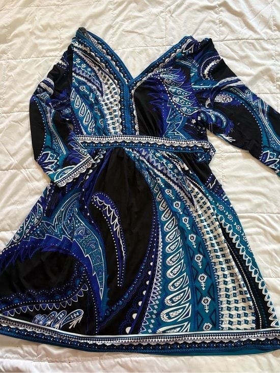 ECI Blue & Black Paisley V-Neck Long Sleeve Dress