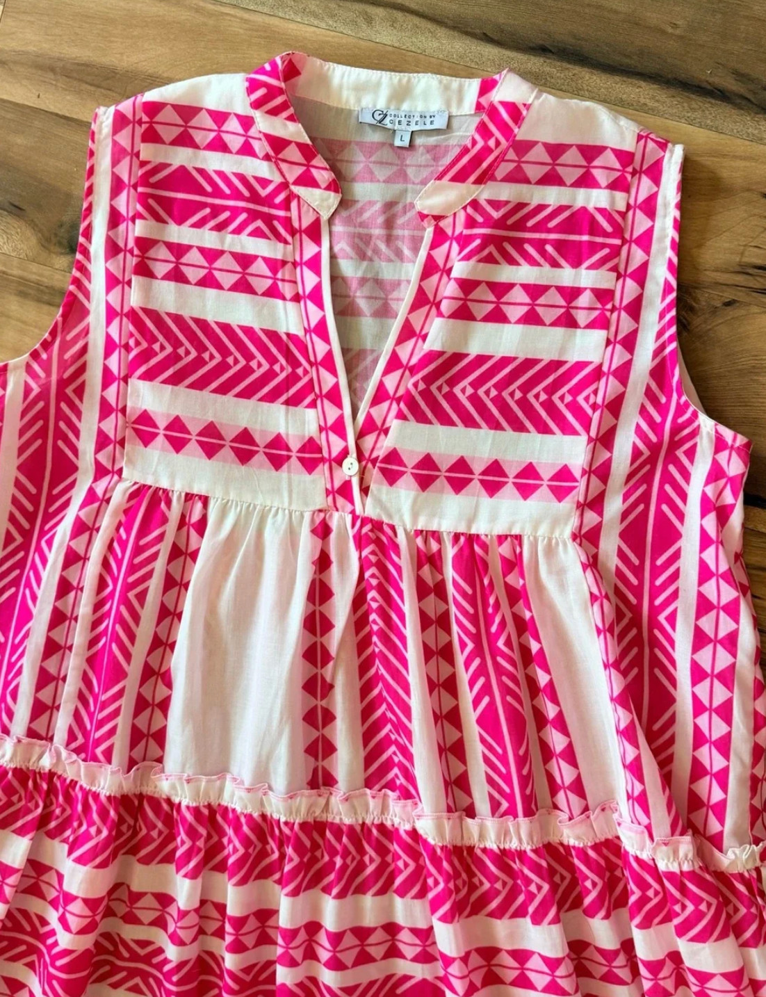 Cezele Sleeveless White Maxi Dress with Neon Pink Geometric Print