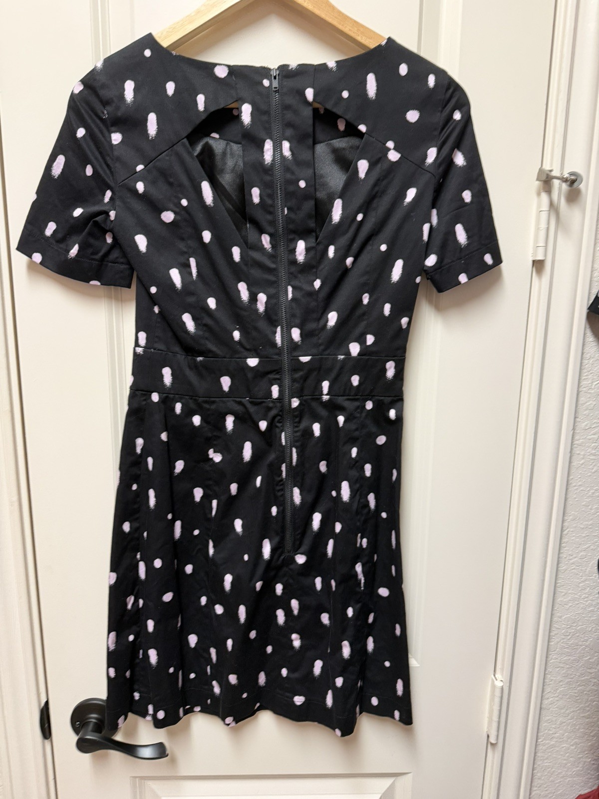 French Connection Black Violet Polka Dot Spray Cut Out Back S/S Dress $148 SZ 2