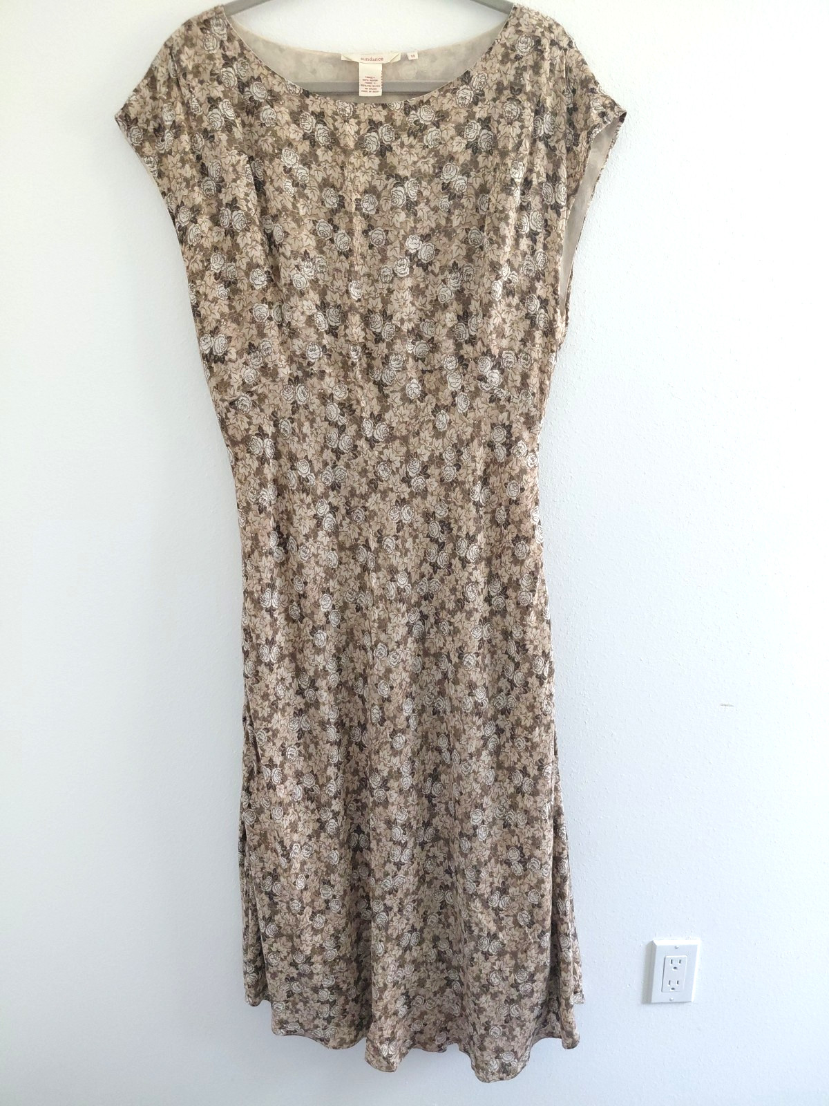Sundance Maxi Dress Women 14 Beige Floral Lightweight Lined Prairie Boho Flowing