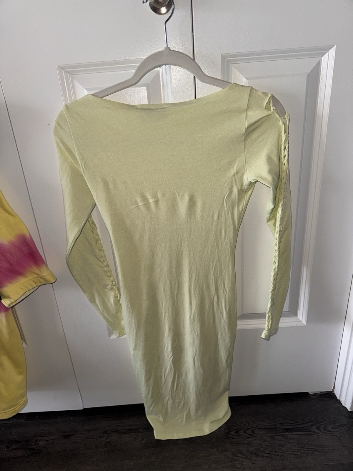 ASOS DESIGN Light Green Cut-Out Stretch Long Sleeve Bodycon Dress – US 2