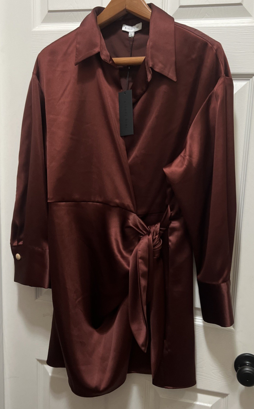 NWT Gianni Bini Size 12 Avery Long Sleeve Satin Point Collar Wrap Dress Sexy