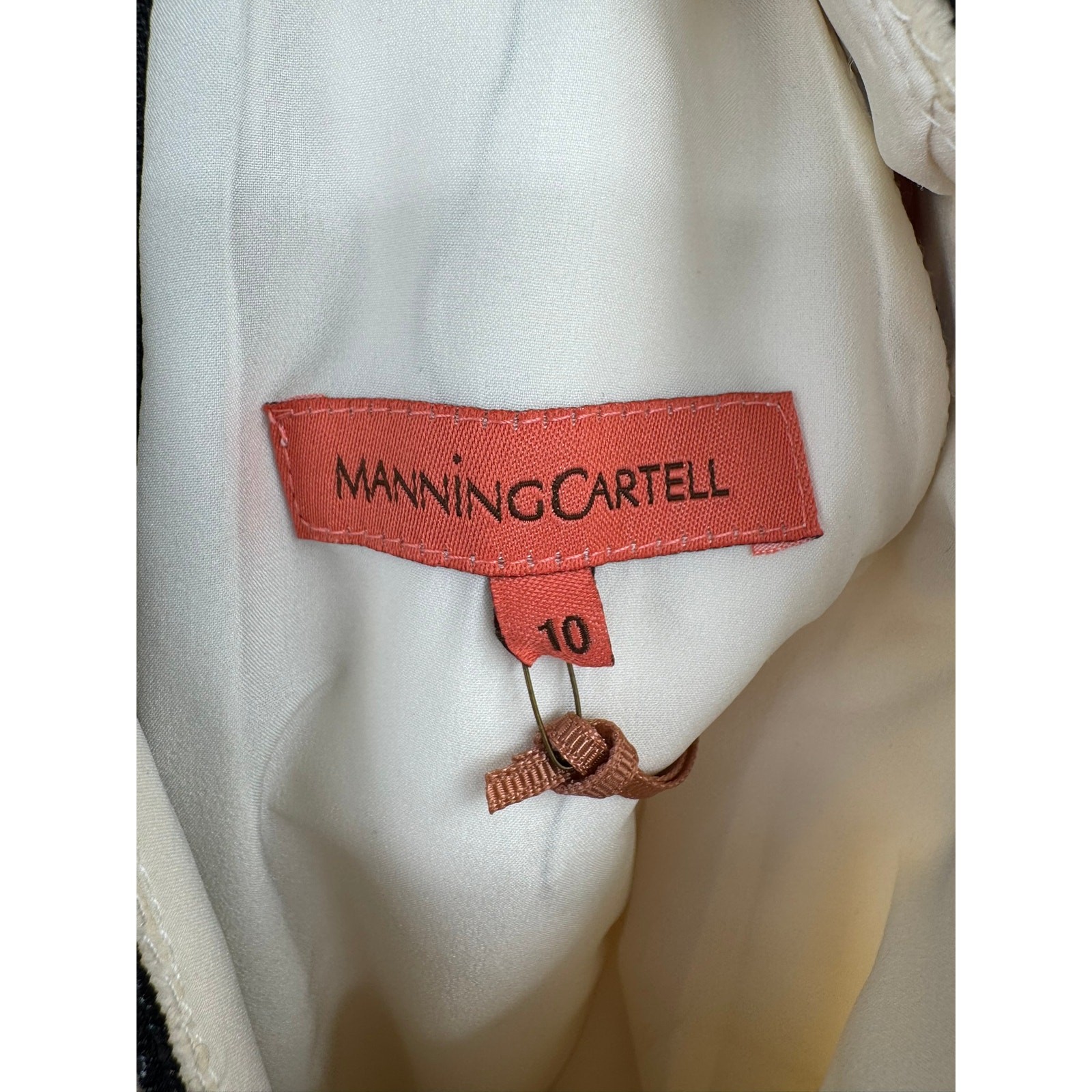 Manning Cartell Enamel Peplum Crochet Cocktail Dress Womens 10 Cream Black NEW
