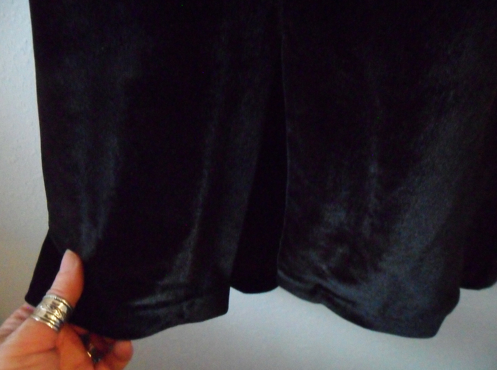 EXPRESS Black Velvet Plunging V-Neck Sheath DRESS sz 6, Slit at the Back Bottom