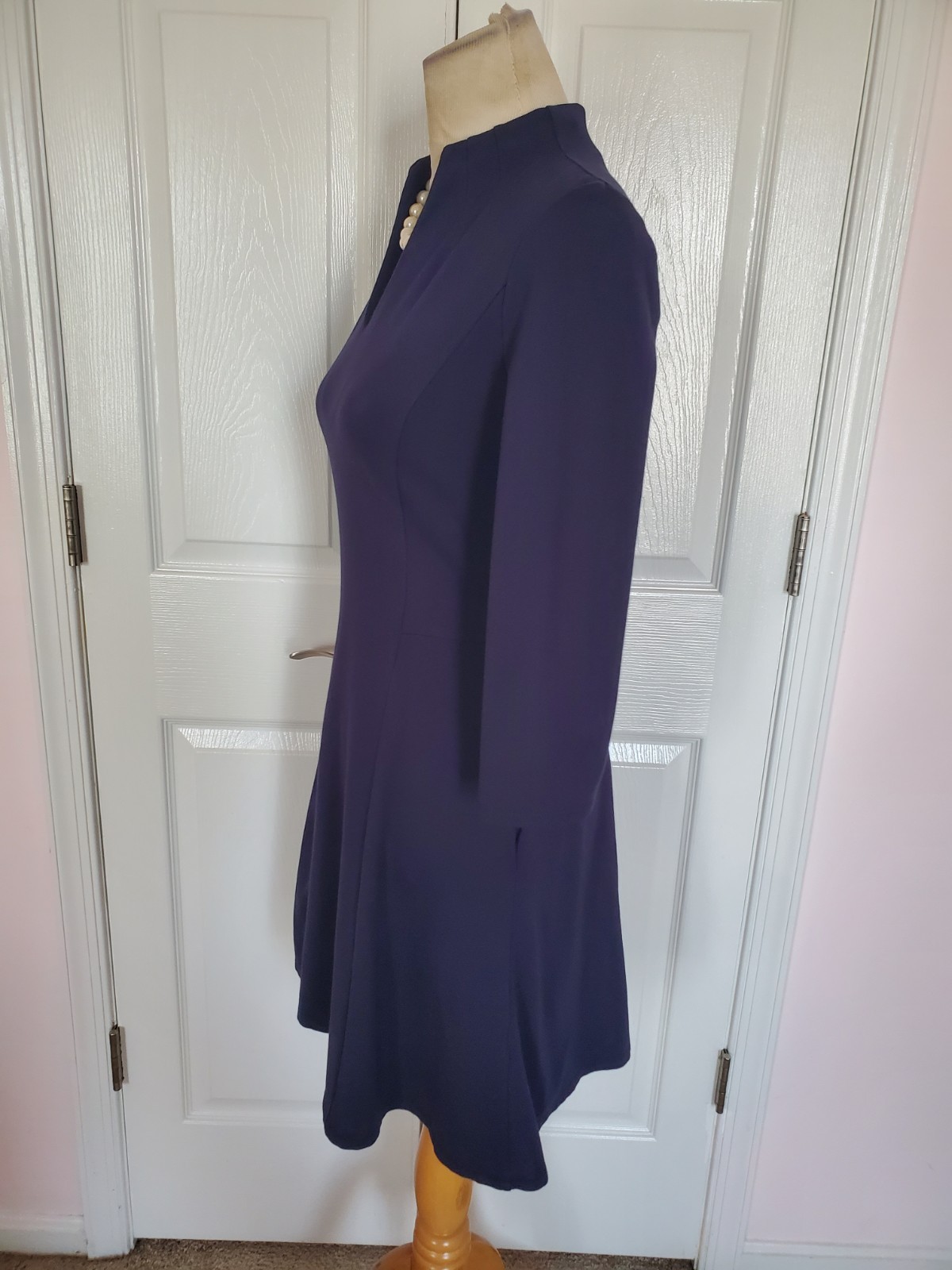JUDE CONNALLY Elegant Split V-Neckline Dress 3/4 Sleeve & Pockets- Navy (Size M)