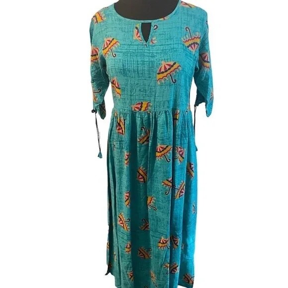 Make an exciting choice for a casual outing with this simple, A-line dress from