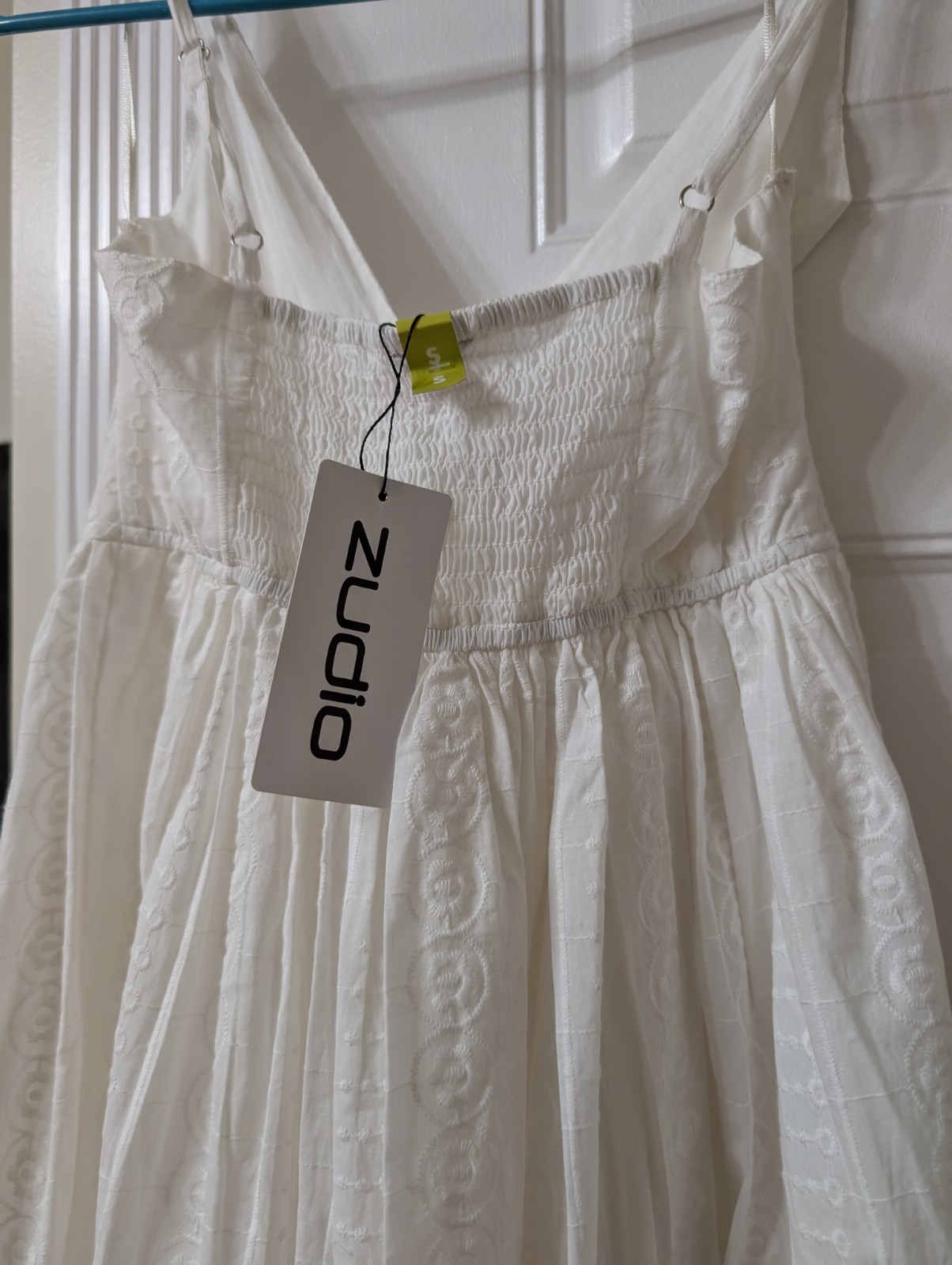 Oipunz White Solid V-Neck Smocked Tiered Midi Sundress Adjustable Straps S