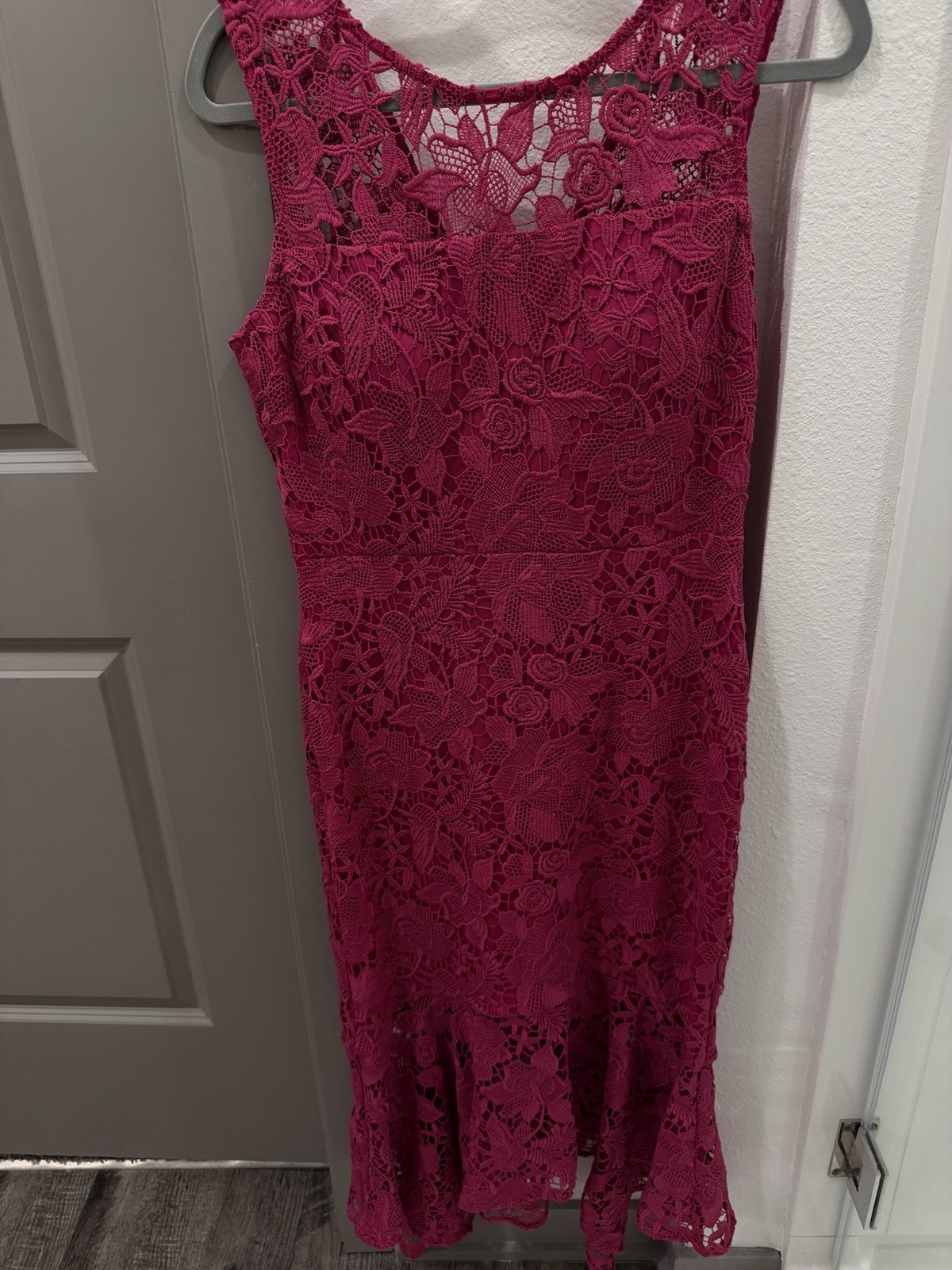 Kensie Pink Floral Lace Sheath Dress Size 6 Knee Length Scoop Neck Zip