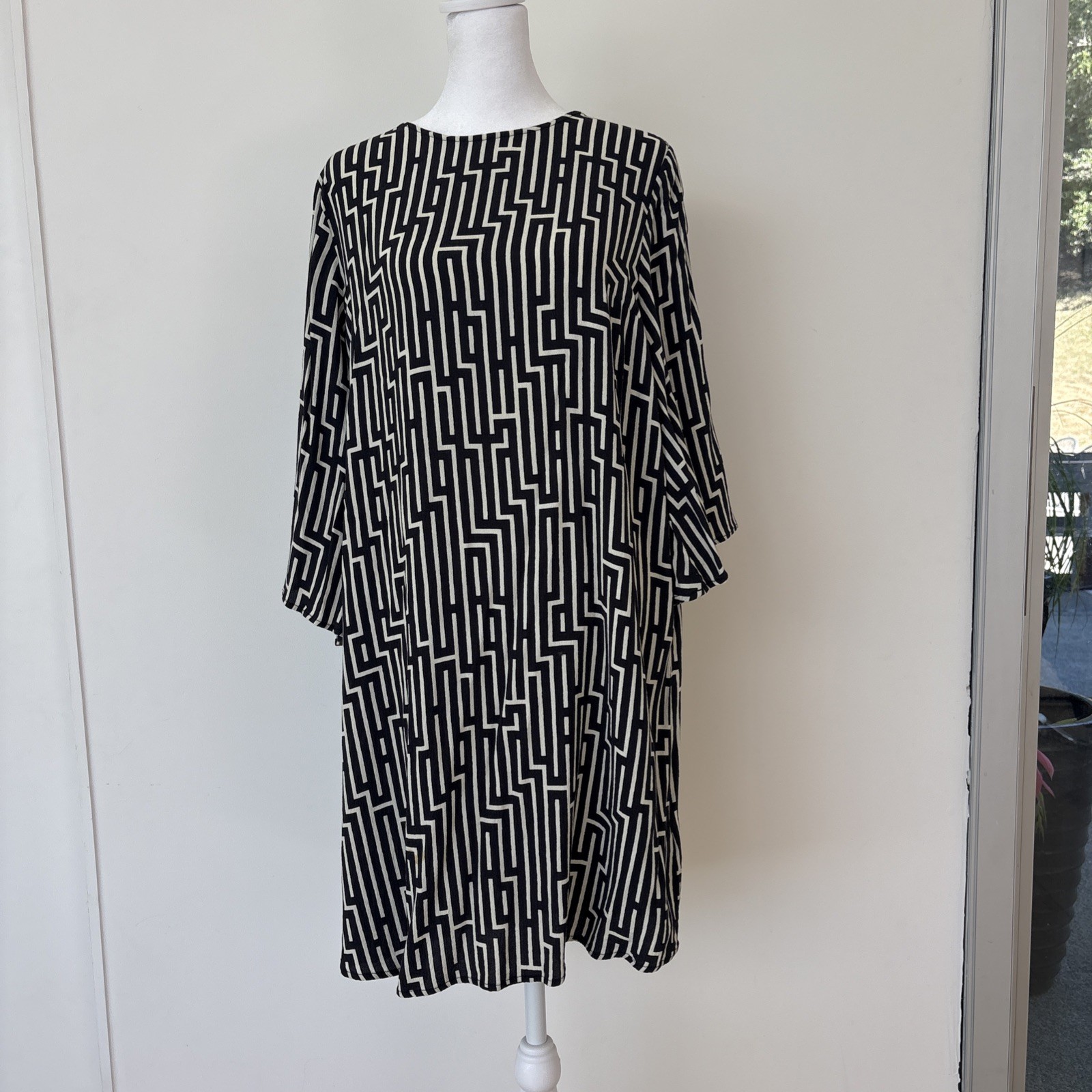 GP & J Baker x H&M Geometric Shift Dress Bell Sleeve Black White US 8