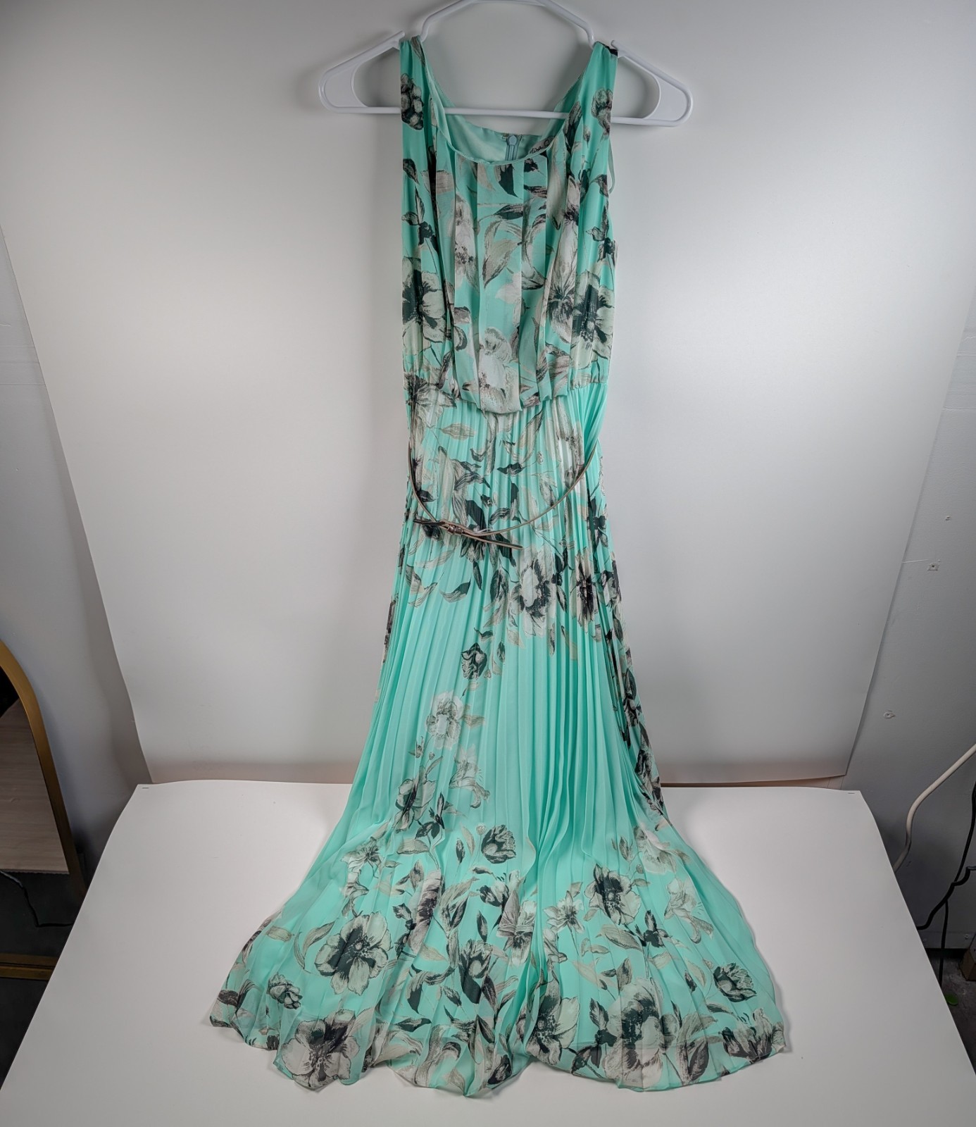 ​Eliza J Floral Pleated Maxi Dress Size 6 Sleeveless Mint Green Chiffon Wedding