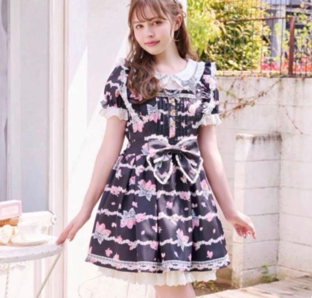 LIZLISA Creamy Berry Pattern Dress Black Used