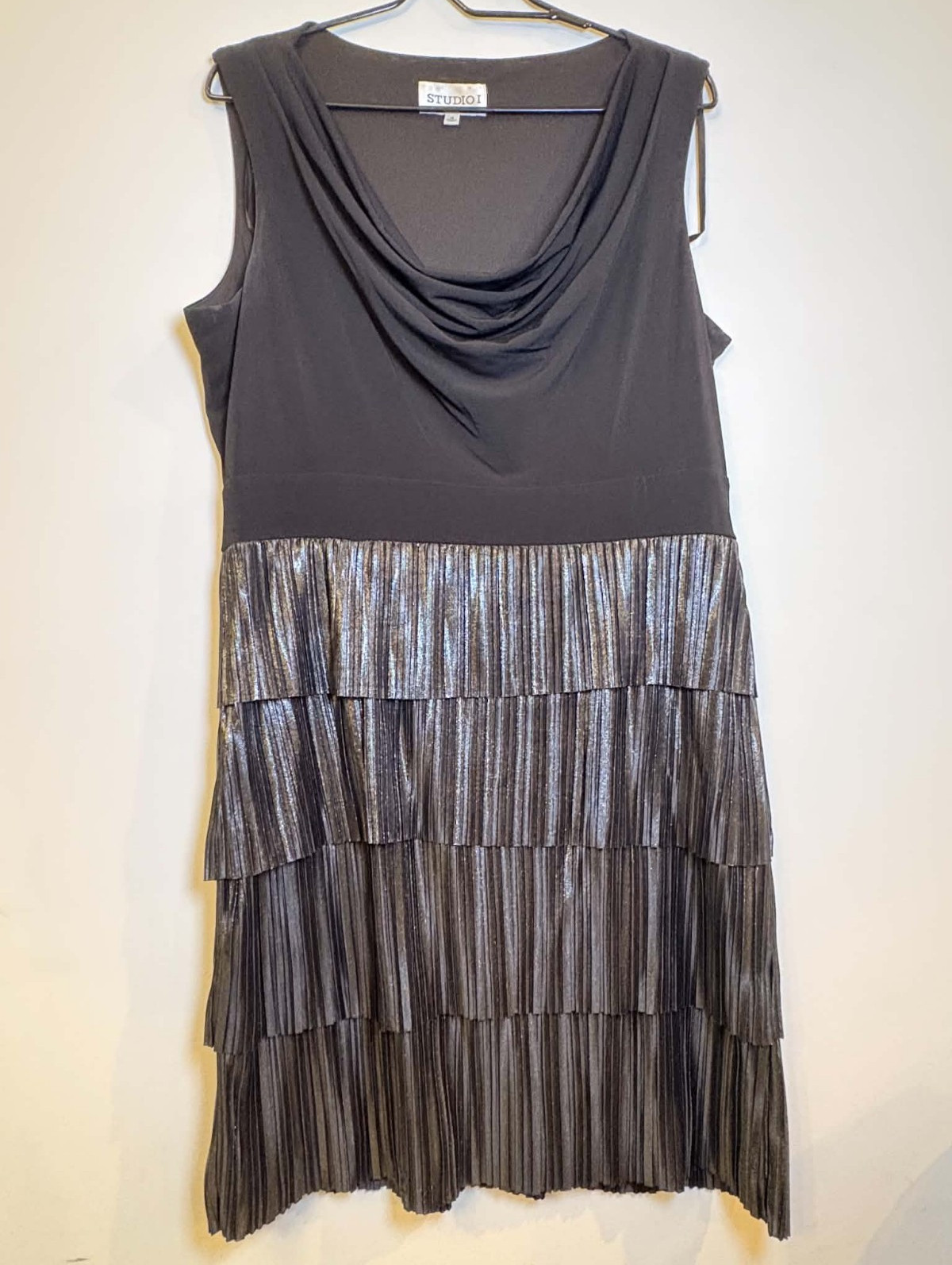 Studio I Women’s Black/Silver Solid Cowl Neck Sleeveless Pleated Dress Size 16