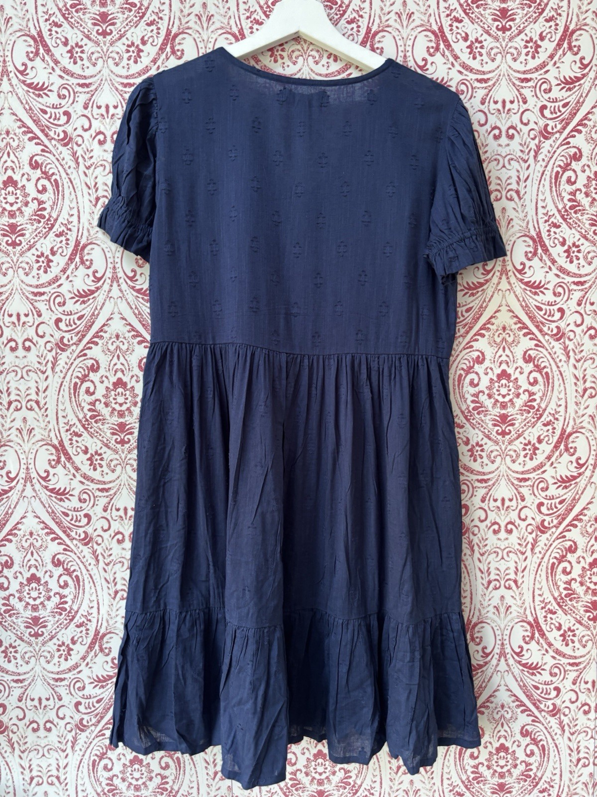 Izabel London Embossed V-Neck Knee Length Dress Size 8 New With Tags