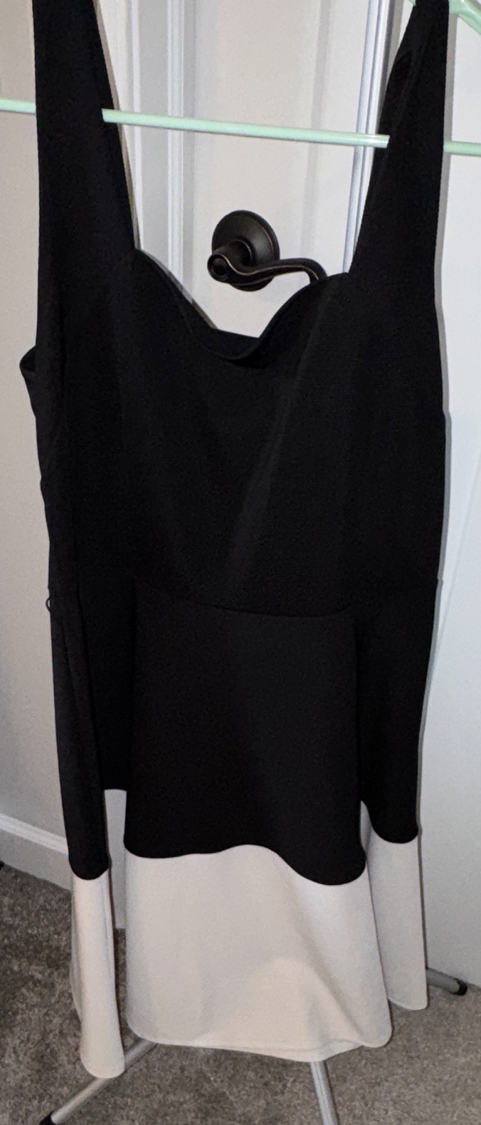 Worthington Black/White Colorblock Sheath Sweetheart Knee Stretch Knit 12