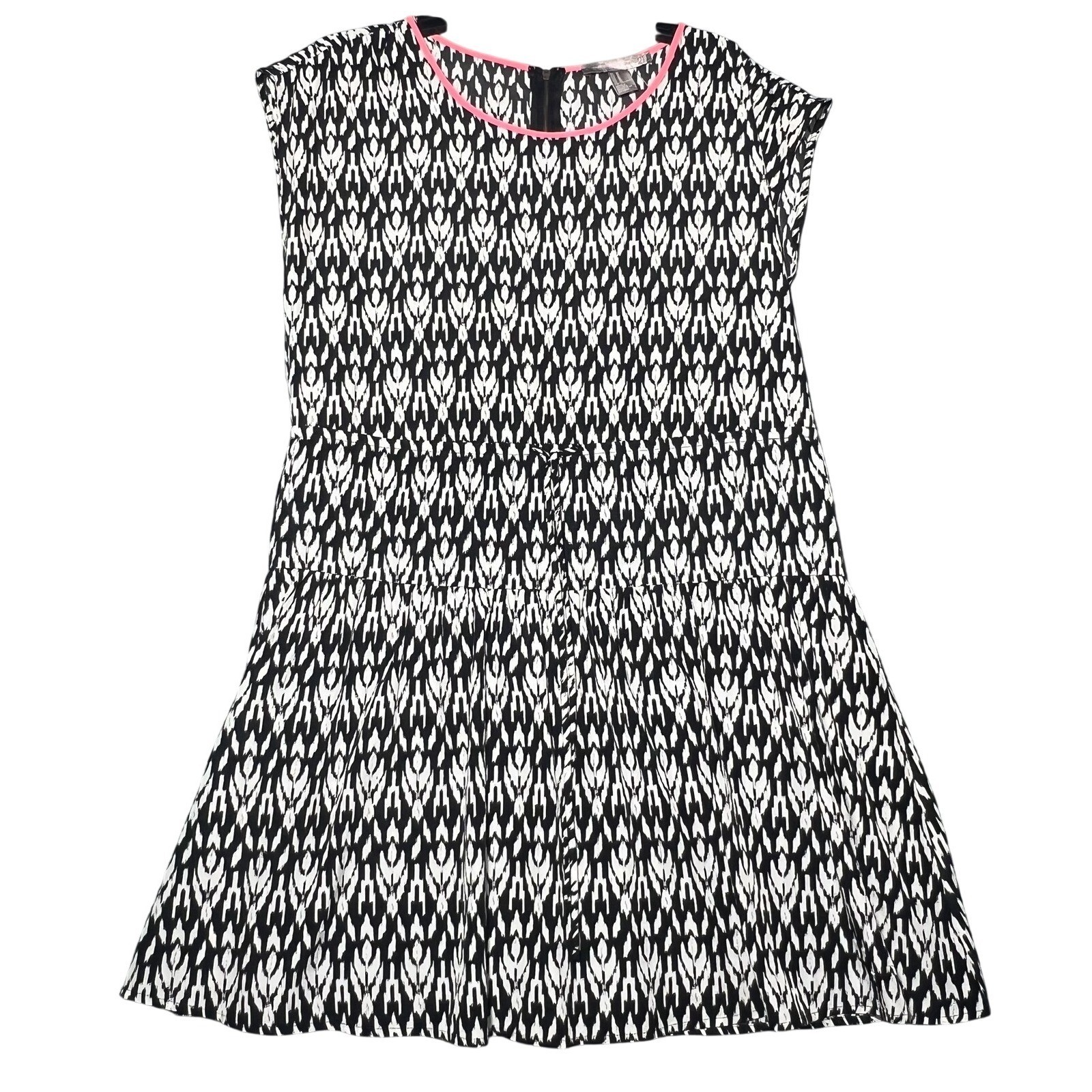 Love21 by Forever 21 Women’s M Black White Ikat Geometric Cap Sleeve Dress Pink