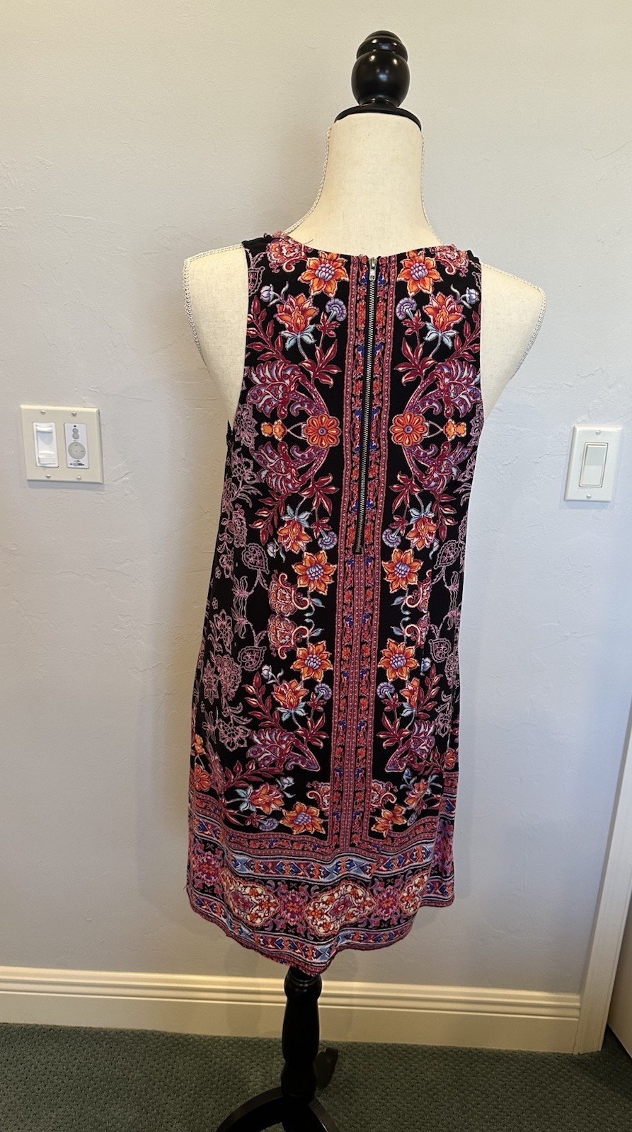 PAPILLON FLORAL SUNDRESS – SIZE MEDIUM – M