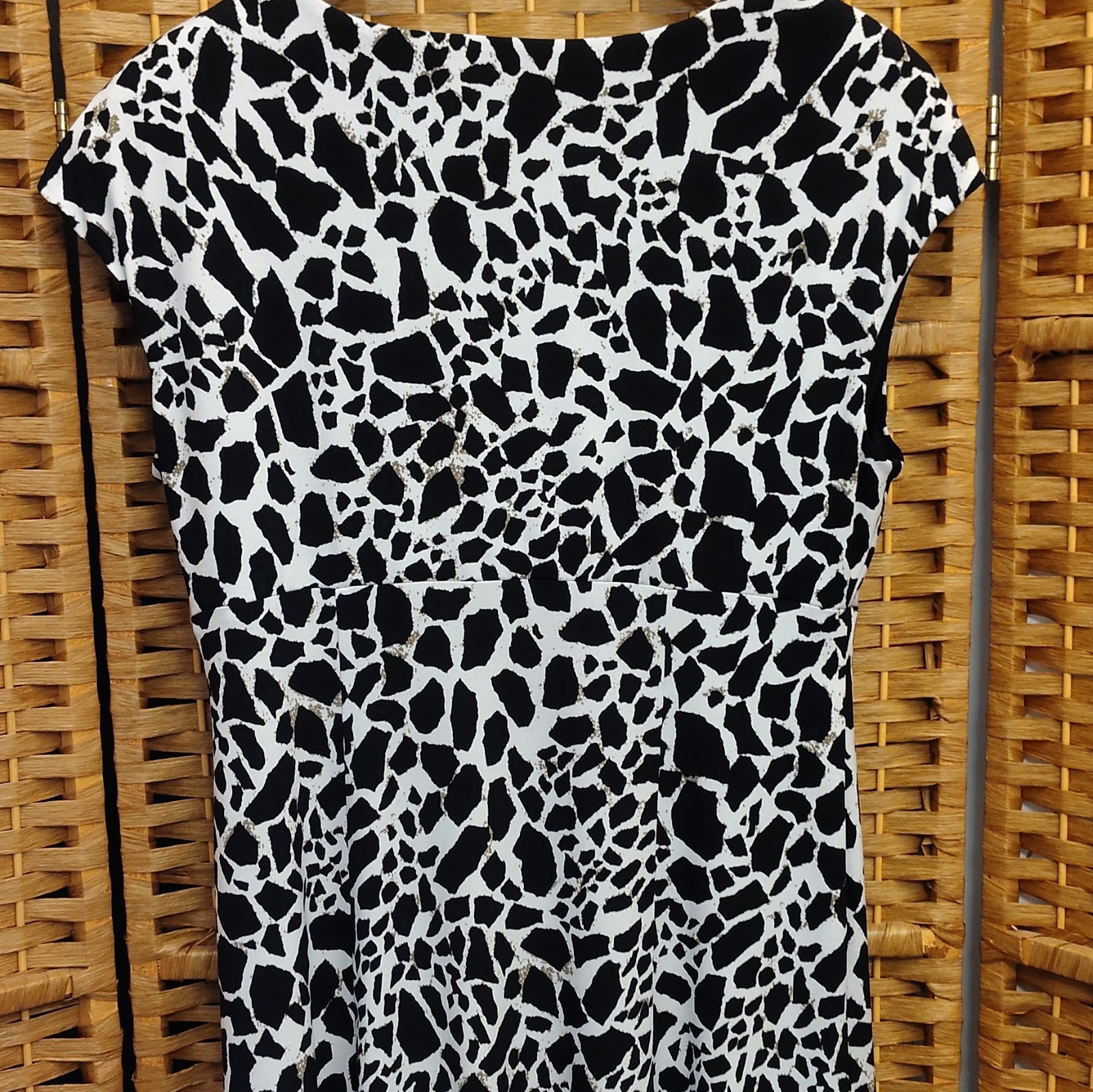 Black Label by Evan-Picone Women’s Black/White Animal Print V-Neck Dress Size 10