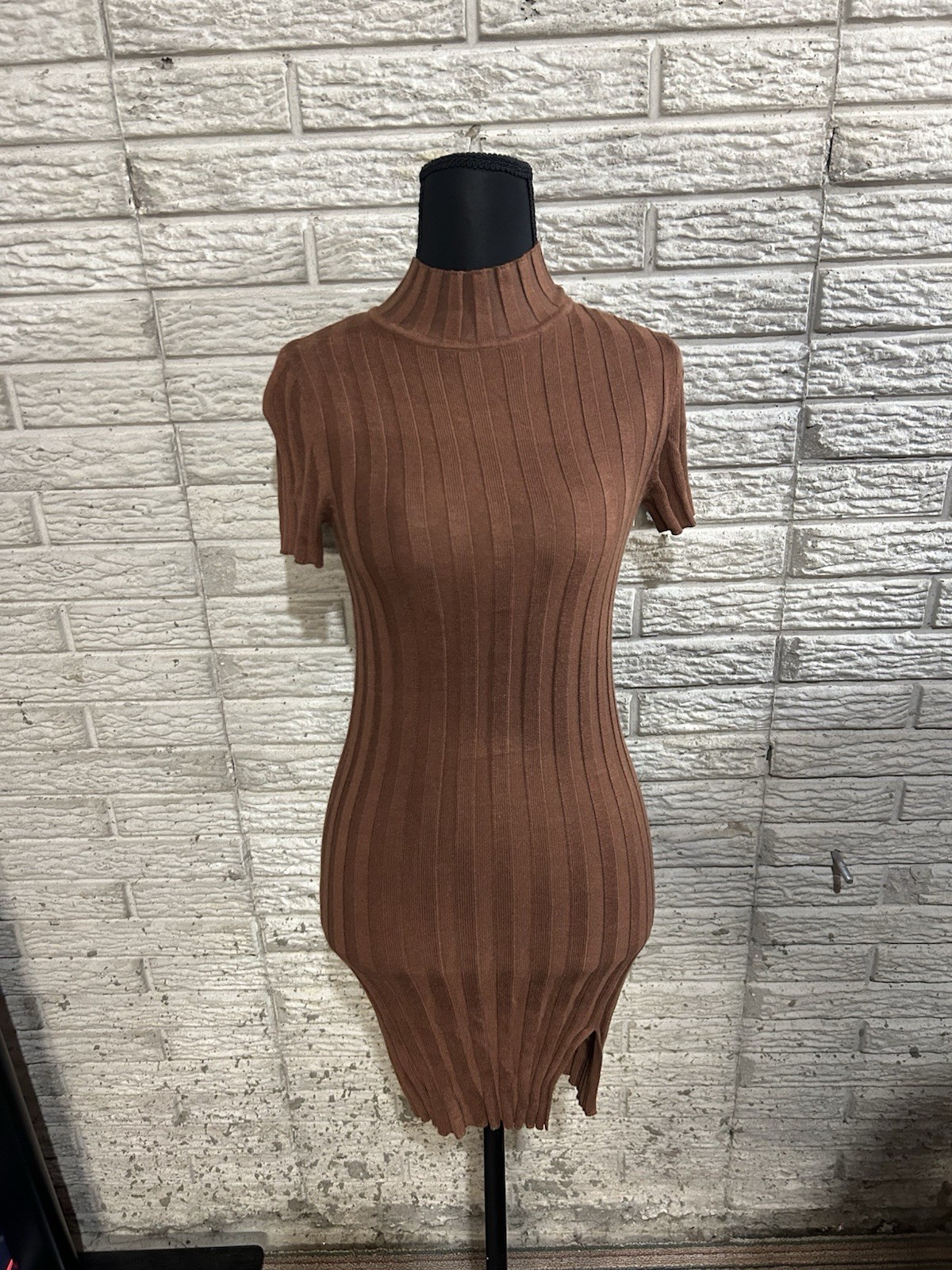 NWT Ribbed Short Sleeve Knit Dress In Rust Caramel Pia Dress Slit Size XS New