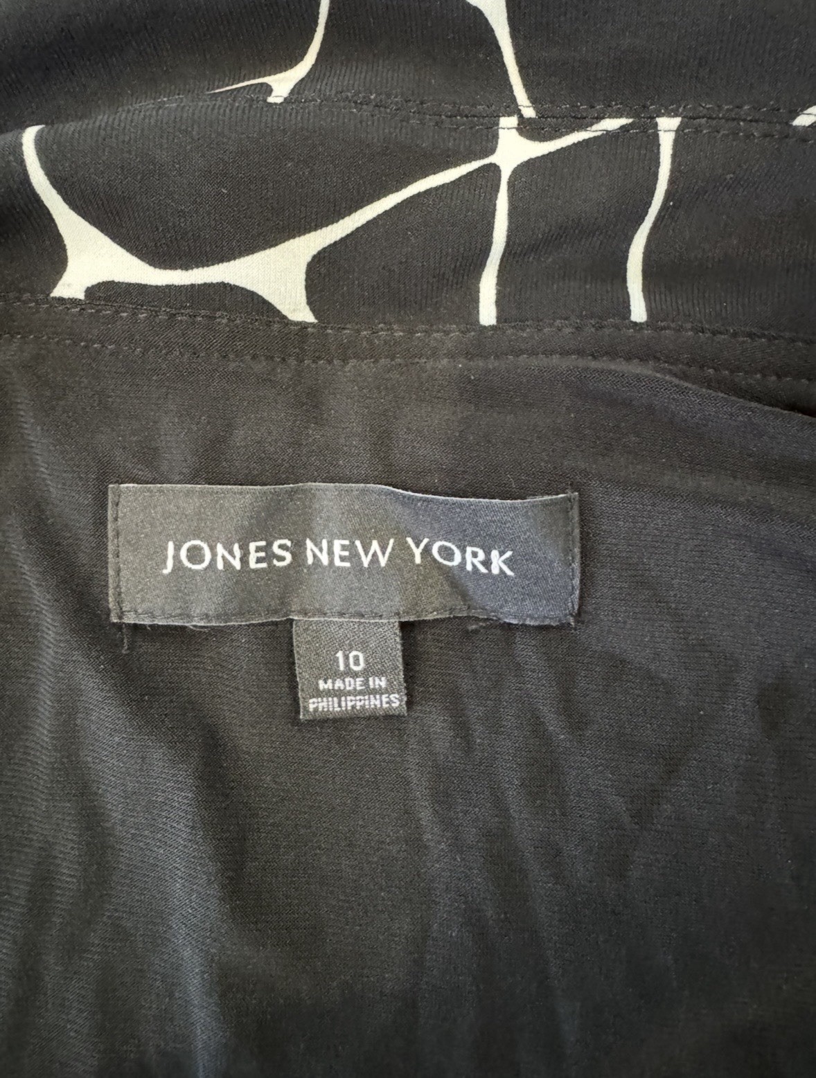 Jones New York Black/White Geometric Knit V-Neck Wrap Ruched Stretch 10