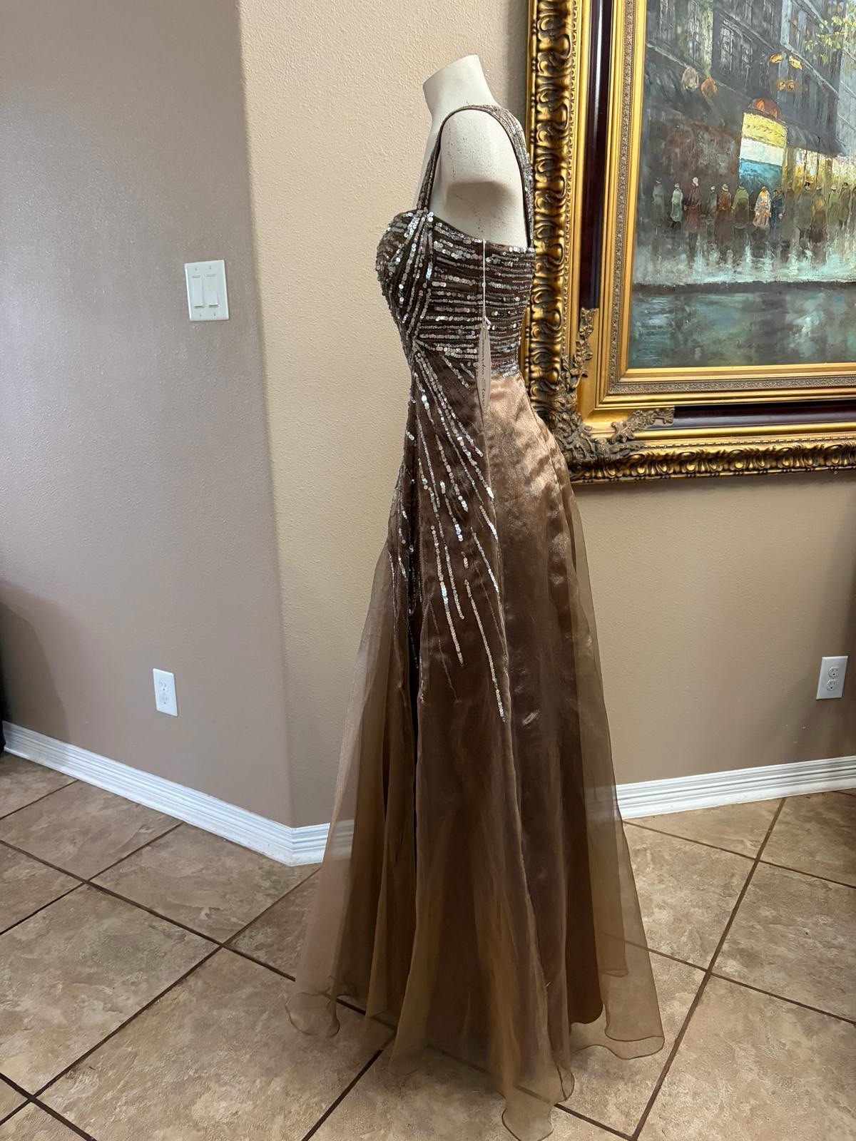 Cassandra Stone Brown Sequin Formal Long Gown Square Neck Sleeveless Size 6