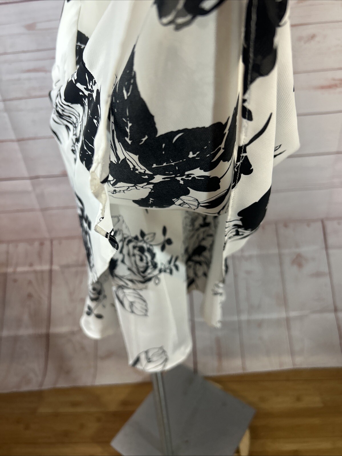 WHBM White Black Floral Print Halter A-line Dress Size 4 Lined Hidden back Zip
