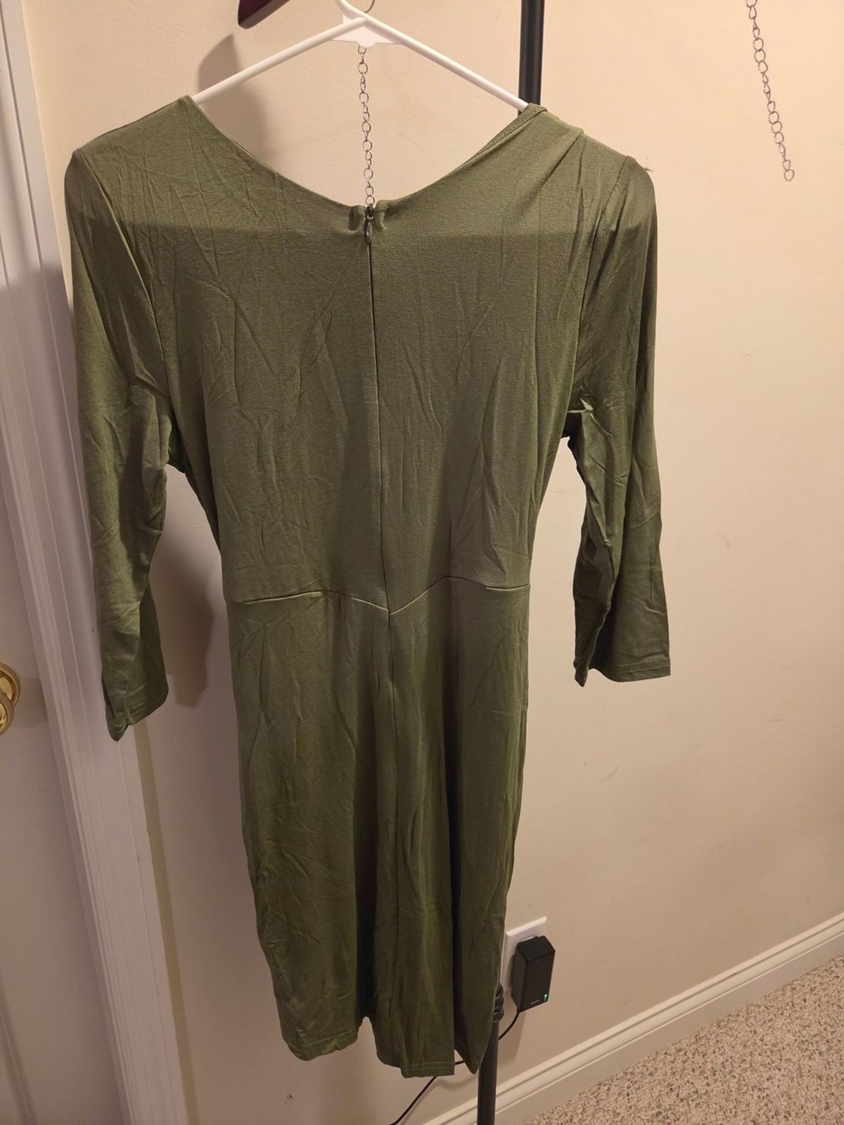 Knot-Front Olive Green Midi Dress with Three-Quarter Sleeves